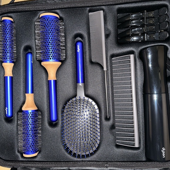 Dyson Professional Stylist Brush Kit - Picture 3 of 13